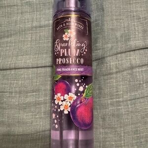Bath & Body Works Sparkling Plum Prosecco FFM - Purple